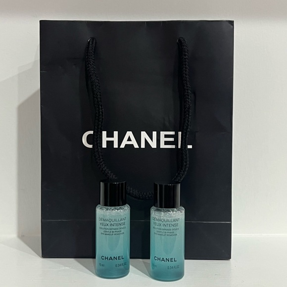 Chanel Demaquillant Yeux Intense
(Eye Makeup Remover) - Picture 9 of 16
